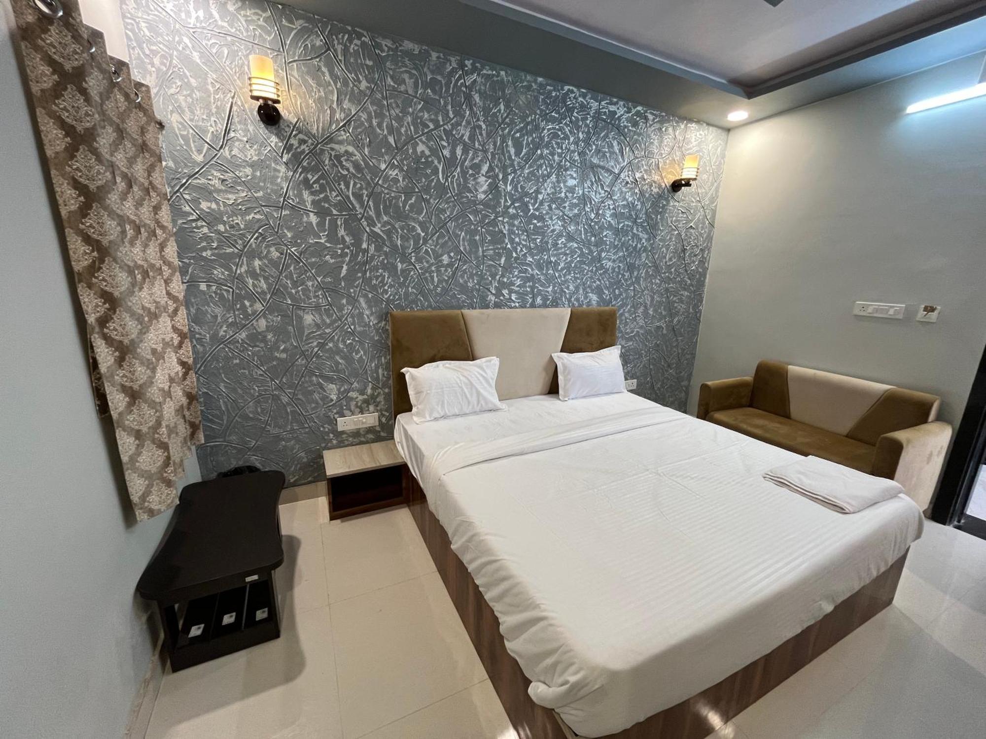 Hotel Rahat Jhalawar Exterior photo